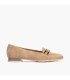 Mocasines de mujer en ante con adorno cadena metálica BEIGE