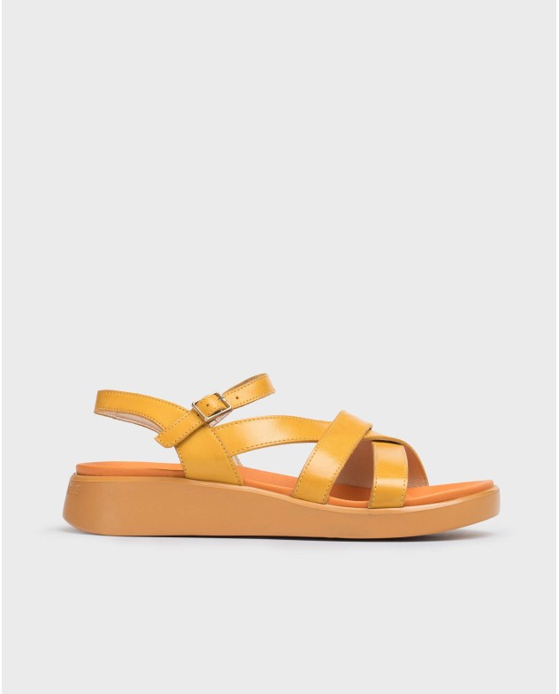 Sandalia Folk naranja MANGO